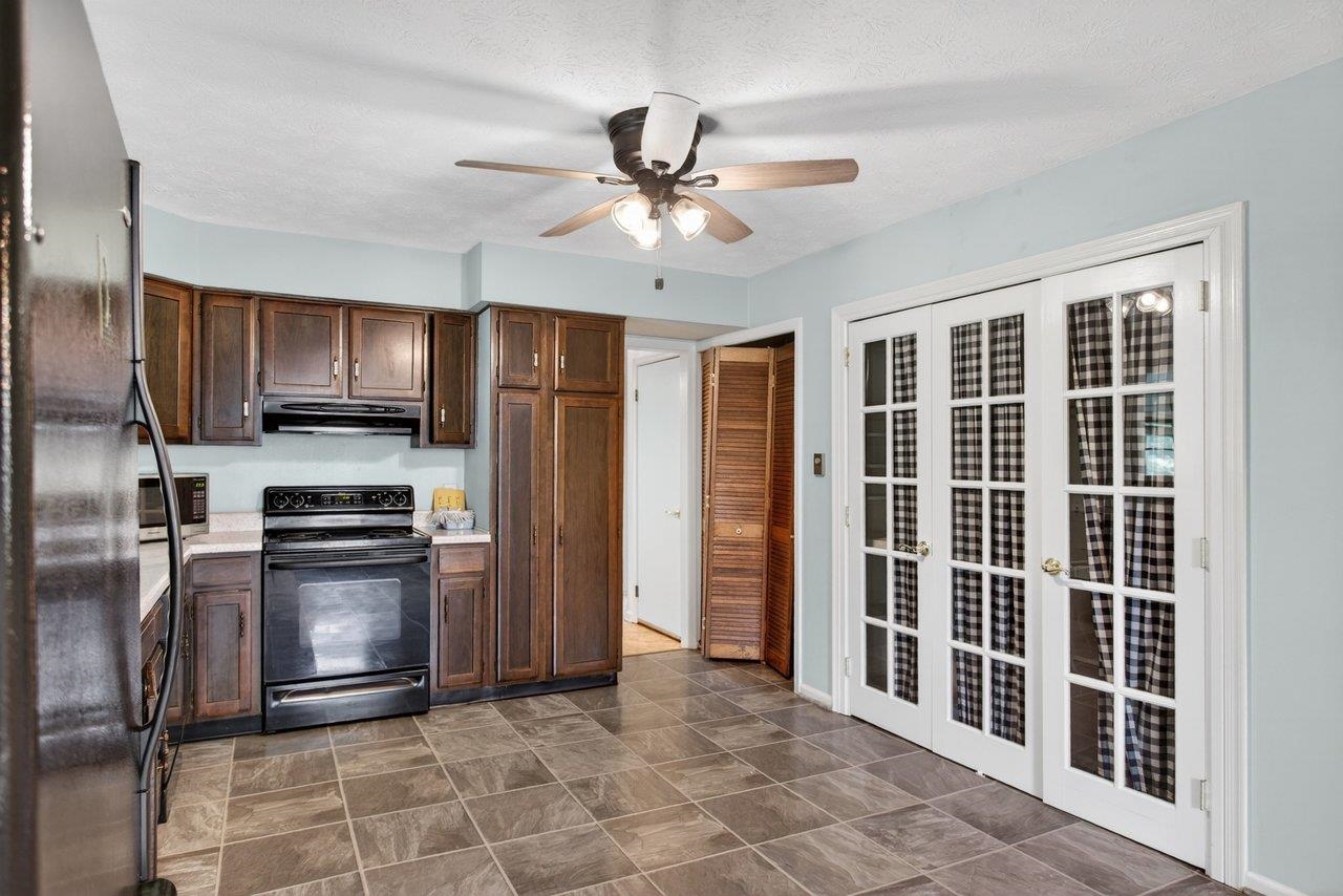 1665 MASSANETTA SPRINGS RD, ROCKINGHAM, Virginia 22801, 5 Bedrooms Bedrooms, ,3 BathroomsBathrooms,Residential,1665 MASSANETTA SPRINGS RD,678452 MLS # 678452