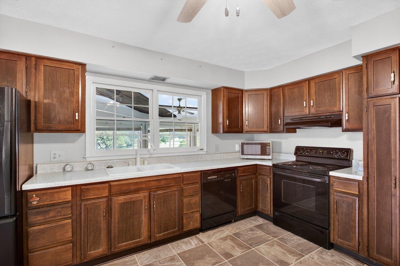 1665 MASSANETTA SPRINGS RD, ROCKINGHAM, Virginia 22801, 5 Bedrooms Bedrooms, ,3 BathroomsBathrooms,Residential,1665 MASSANETTA SPRINGS RD,678452 MLS # 678452