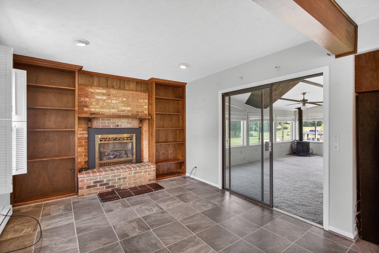 1665 MASSANETTA SPRINGS RD, ROCKINGHAM, Virginia 22801, 5 Bedrooms Bedrooms, ,3 BathroomsBathrooms,Residential,1665 MASSANETTA SPRINGS RD,678452 MLS # 678452