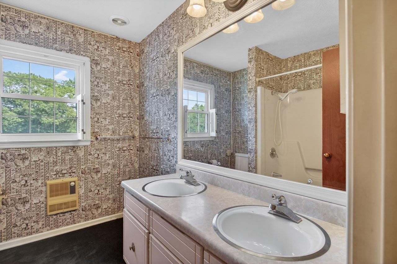 1665 MASSANETTA SPRINGS RD, ROCKINGHAM, Virginia 22801, 5 Bedrooms Bedrooms, ,3 BathroomsBathrooms,Residential,1665 MASSANETTA SPRINGS RD,678452 MLS # 678452
