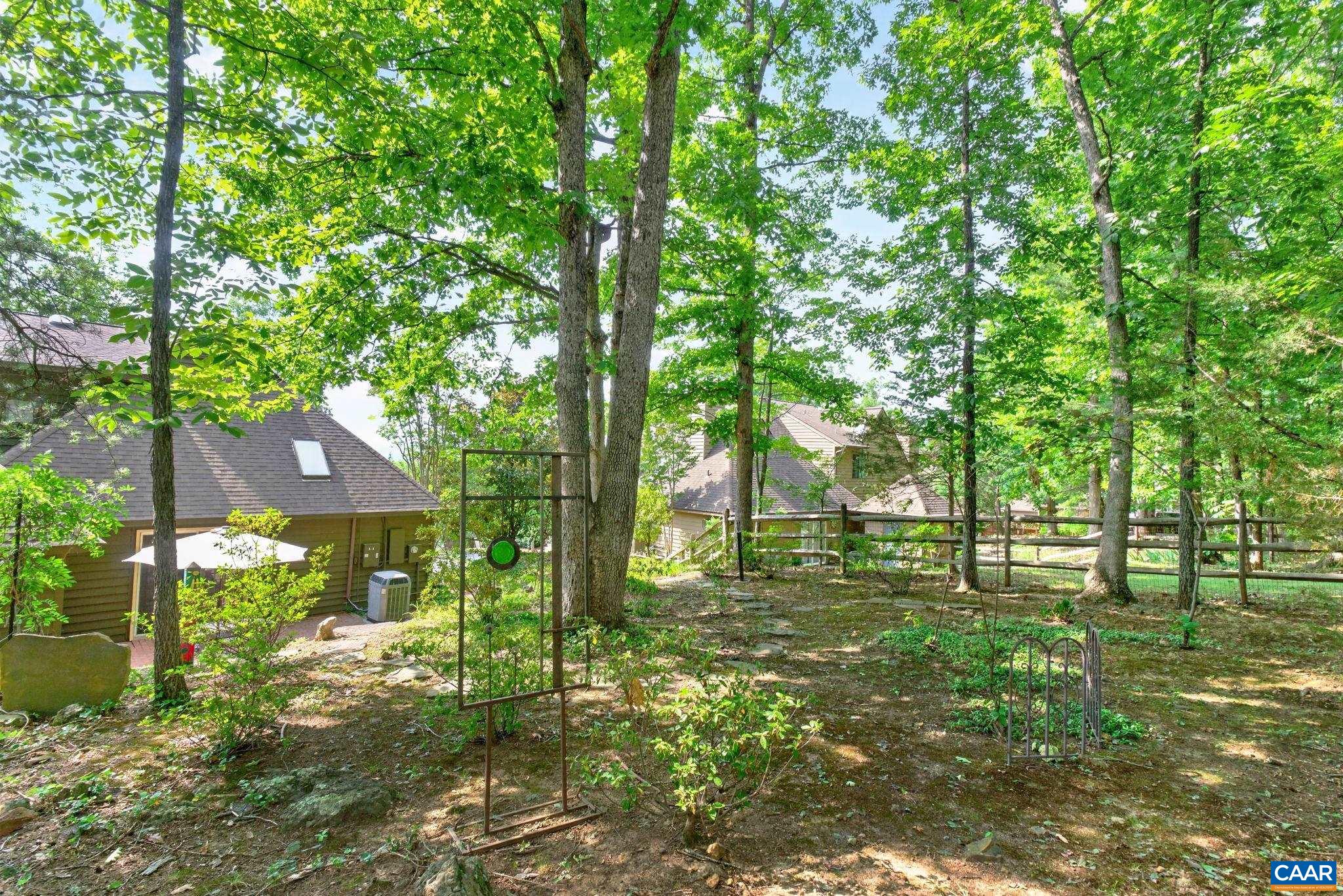 43 CREEKSIDE CIR, CHARLOTTESVILLE, Virginia 22902, 3 Bedrooms Bedrooms, ,2 BathroomsBathrooms,Residential,43 CREEKSIDE CIR,678464 MLS # 678464 43 CREEKSIDE CIR, CHARLOTTESVILLE, Virginia 22902, 3 Bedrooms Bedrooms, ,2 BathroomsBathrooms,Residential,43 CREEKSIDE CIR,678464 MLS # 678464