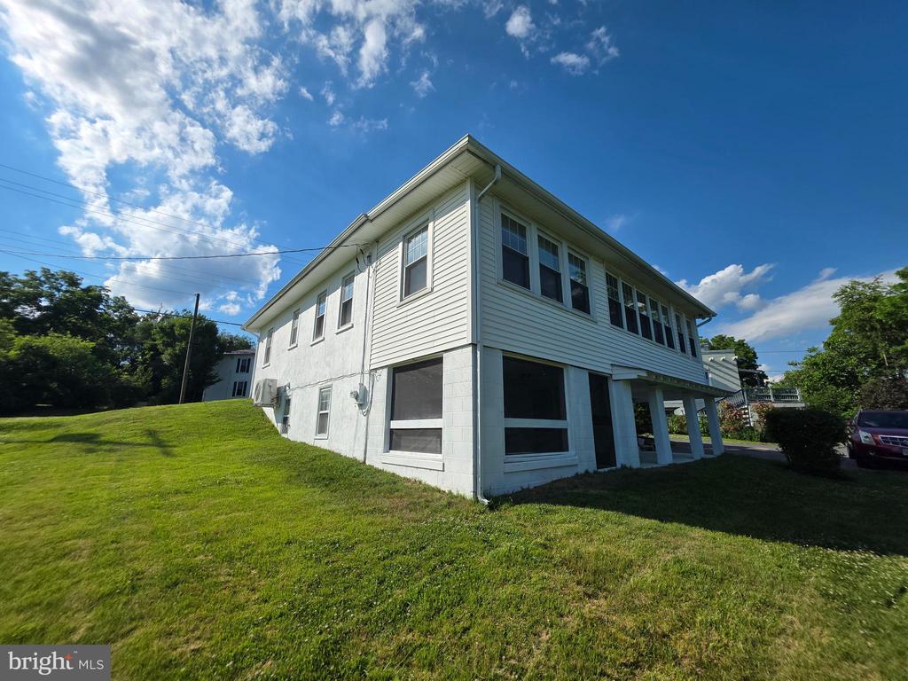 175 S COURT ST S, LURAY, Virginia 22835, 3 Bedrooms Bedrooms, ,2 BathroomsBathrooms,Residential,175 S COURT ST S,VAPA2006558 MLS # VAPA2006558 175 S COURT ST S, LURAY, Virginia 22835, 3 Bedrooms Bedrooms, ,2 BathroomsBathrooms,Residential,175 S COURT ST S,VAPA2006558 MLS # VAPA2006558