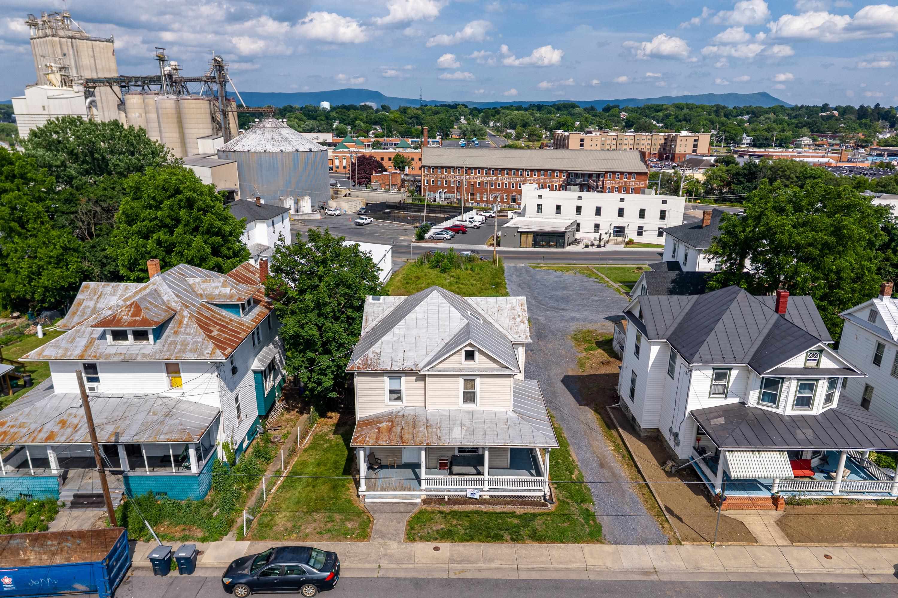 438 COLLICELLO ST, HARRISONBURG, Virginia 22802, 4 Bedrooms Bedrooms, ,1 BathroomBathrooms,Residential,438 COLLICELLO ST,678473 MLS # 678473 438 COLLICELLO ST, HARRISONBURG, Virginia 22802, 4 Bedrooms Bedrooms, ,1 BathroomBathrooms,Residential,438 COLLICELLO ST,678473 MLS # 678473