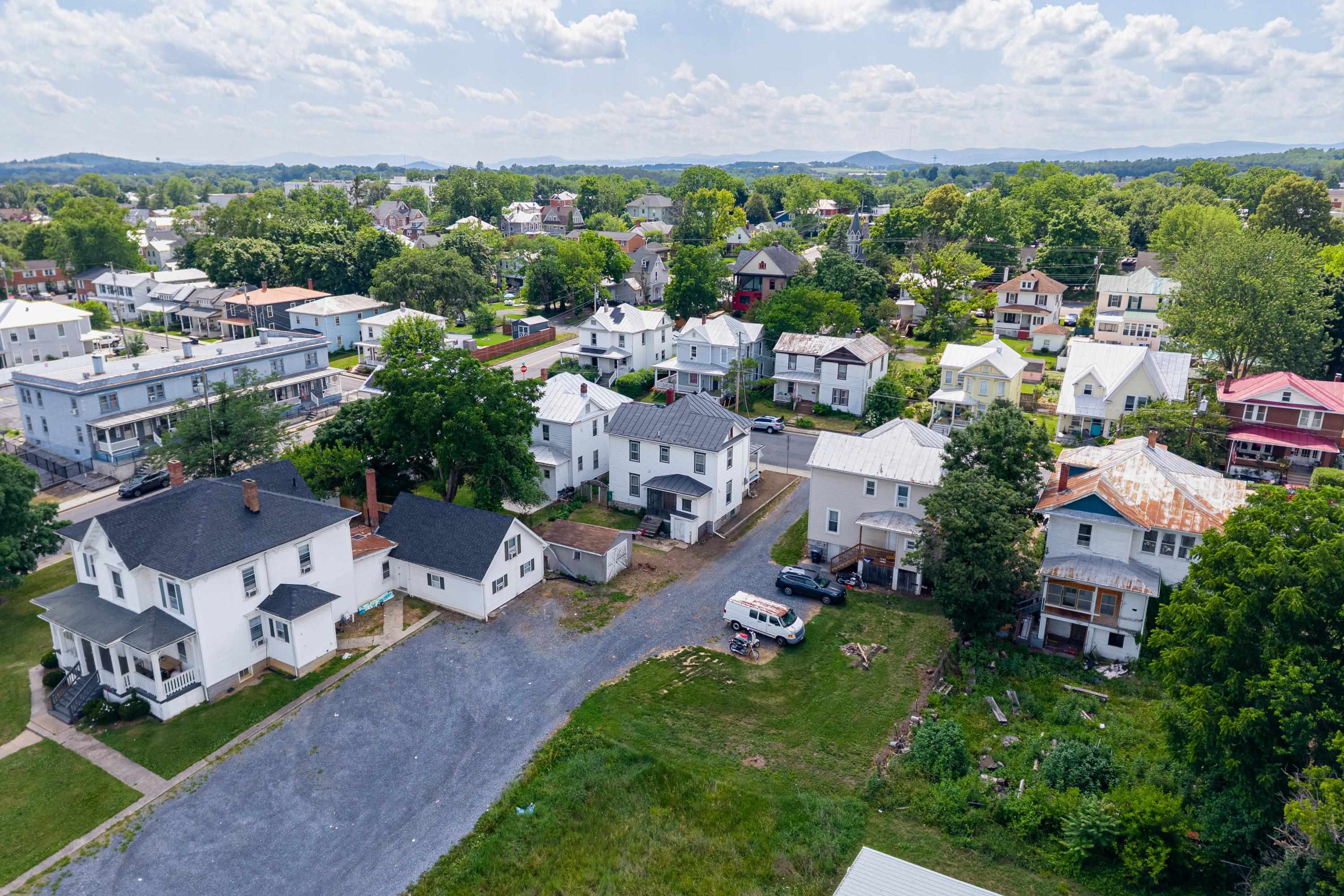 438 COLLICELLO ST, HARRISONBURG, Virginia 22802, 4 Bedrooms Bedrooms, ,1 BathroomBathrooms,Residential,438 COLLICELLO ST,678473 MLS # 678473 438 COLLICELLO ST, HARRISONBURG, Virginia 22802, 4 Bedrooms Bedrooms, ,1 BathroomBathrooms,Residential,438 COLLICELLO ST,678473 MLS # 678473