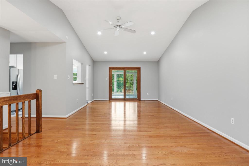 7264 TWILIGHT CT, WARRENTON, Virginia 20187, 4 Bedrooms Bedrooms, ,3 BathroomsBathrooms,Residential,7264 TWILIGHT CT,VAFQ2022296 MLS # VAFQ2022296