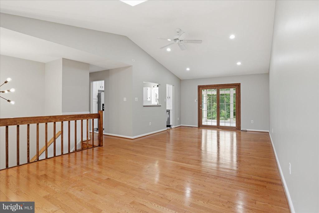 7264 TWILIGHT CT, WARRENTON, Virginia 20187, 4 Bedrooms Bedrooms, ,3 BathroomsBathrooms,Residential,7264 TWILIGHT CT,VAFQ2022296 MLS # VAFQ2022296