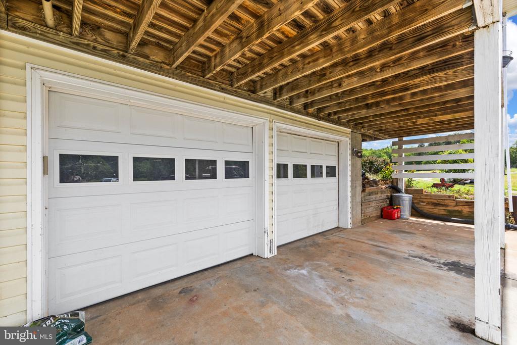 12501 W CATHARPIN RD, SPOTSYLVANIA, Virginia 22551, 4 Bedrooms Bedrooms, ,3 BathroomsBathrooms,Residential,12501 W CATHARPIN RD,VASP2042994 MLS # VASP2042994