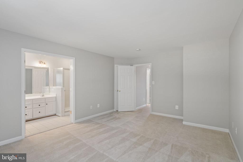 1026 LONGVIEW LN., CULPEPER, Virginia 22701, 3 Bedrooms Bedrooms, ,3 BathroomsBathrooms,Residential,1026 LONGVIEW LN.,VACU2014084 MLS # VACU2014084 1026 LONGVIEW LN., CULPEPER, Virginia 22701, 3 Bedrooms Bedrooms, ,3 BathroomsBathrooms,Residential,1026 LONGVIEW LN.,VACU2014084 MLS # VACU2014084