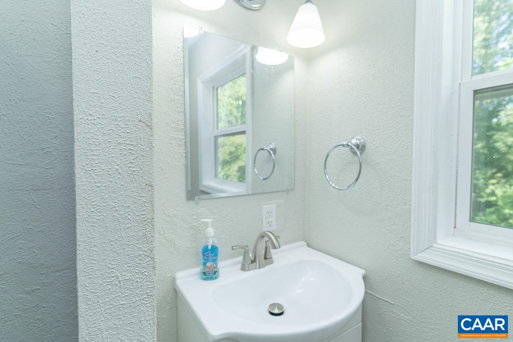 102 DORSET CT, CHARLOTTESVILLE, Virginia 22911, 5 Bedrooms Bedrooms, ,3 BathroomsBathrooms,Residential,102 DORSET CT,678495 MLS # 678495