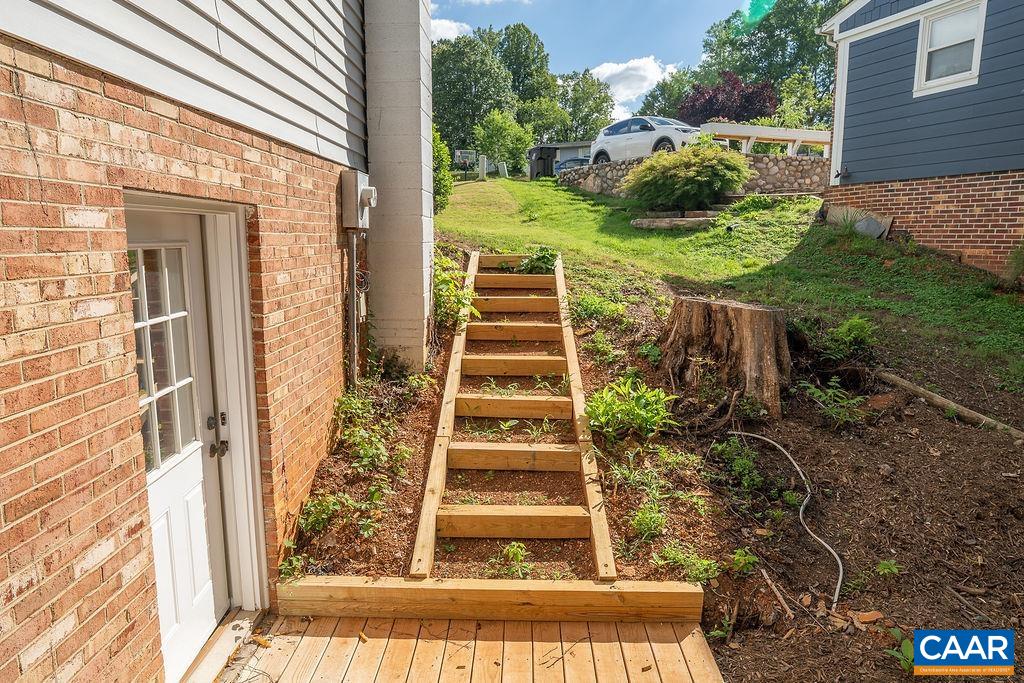 102 DORSET CT, CHARLOTTESVILLE, Virginia 22911, 5 Bedrooms Bedrooms, ,3 BathroomsBathrooms,Residential,102 DORSET CT,678495 MLS # 678495