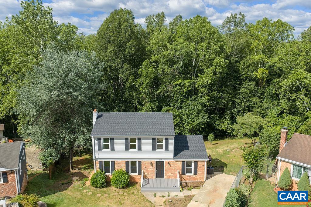 102 DORSET CT, CHARLOTTESVILLE, Virginia 22911, 5 Bedrooms Bedrooms, ,3 BathroomsBathrooms,Residential,102 DORSET CT,678495 MLS # 678495