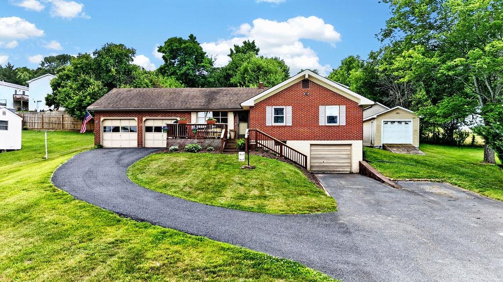 50 MISTY DAWN LN, STAUNTON, Virginia 24401, 3 Bedrooms Bedrooms, ,2 BathroomsBathrooms,Residential,50 MISTY DAWN LN,678497 MLS # 678497 50 MISTY DAWN LN, STAUNTON, Virginia 24401, 3 Bedrooms Bedrooms, ,2 BathroomsBathrooms,Residential,50 MISTY DAWN LN,678497 MLS # 678497
