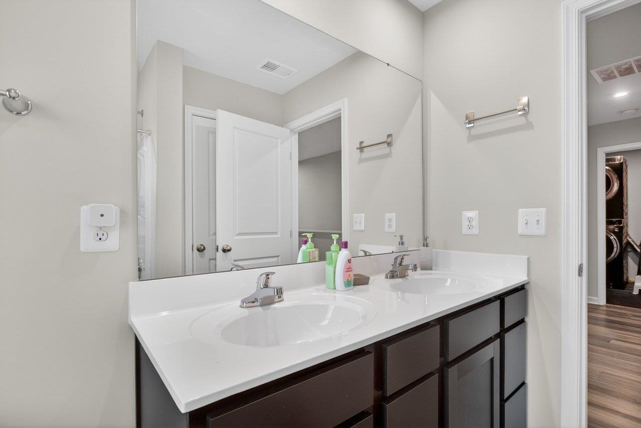1115 SCRUGGS LN, GROTTOES, Virginia 24441, 4 Bedrooms Bedrooms, ,2 BathroomsBathrooms,Residential,Matthew & Jennifer Diehl,1115 SCRUGGS LN,678513 MLS # 678513 1115 SCRUGGS LN, GROTTOES, Virginia 24441, 4 Bedrooms Bedrooms, ,2 BathroomsBathrooms,Residential,Matthew & Jennifer Diehl,1115 SCRUGGS LN,678513 MLS # 678513