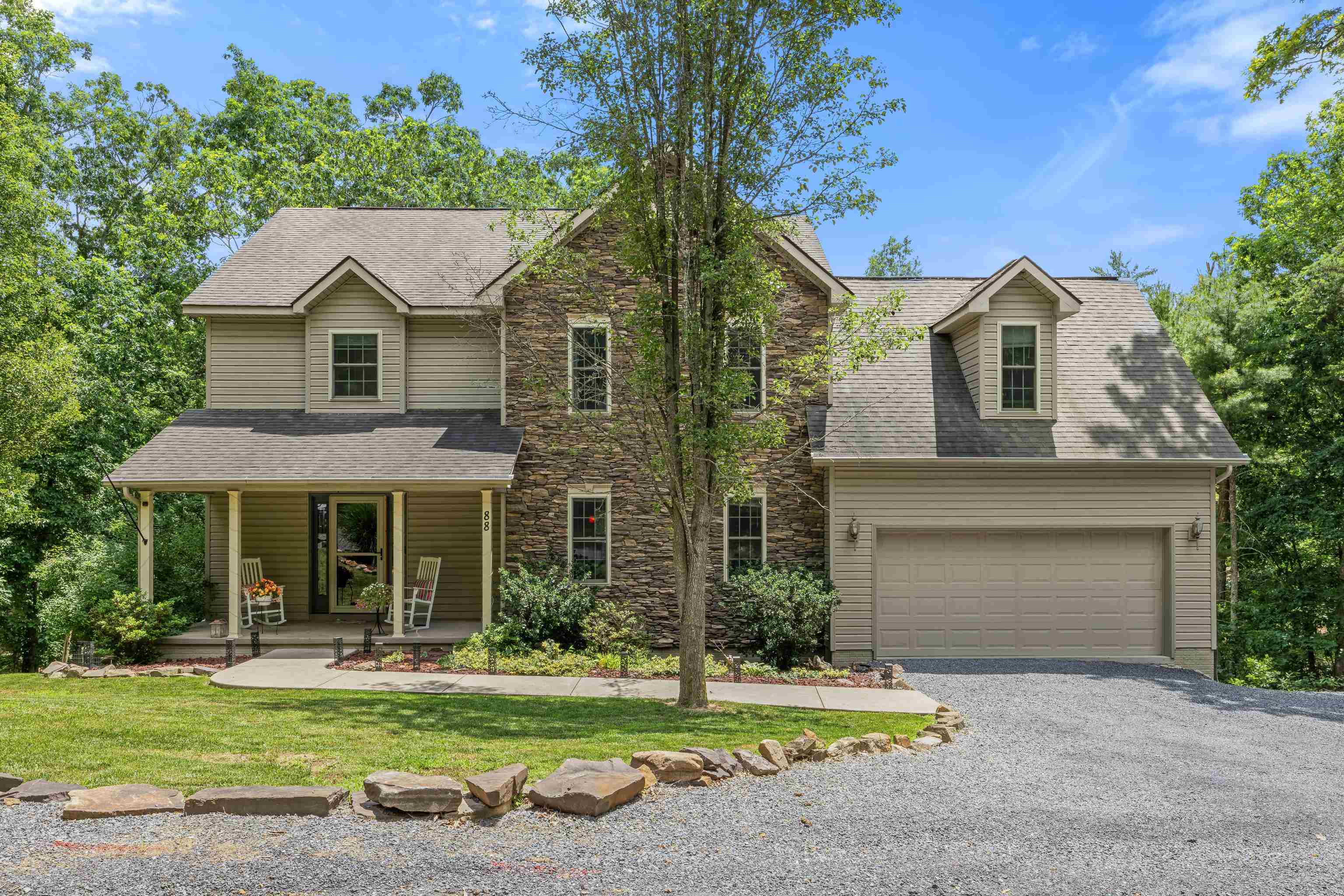 88 PIN OAK LN, MOUNT JACKSON, Virginia 22842, 5 Bedrooms Bedrooms, ,3 BathroomsBathrooms,Residential,88 PIN OAK LN,678522 MLS # 678522 88 PIN OAK LN, MOUNT JACKSON, Virginia 22842, 5 Bedrooms Bedrooms, ,3 BathroomsBathrooms,Residential,88 PIN OAK LN,678522 MLS # 678522