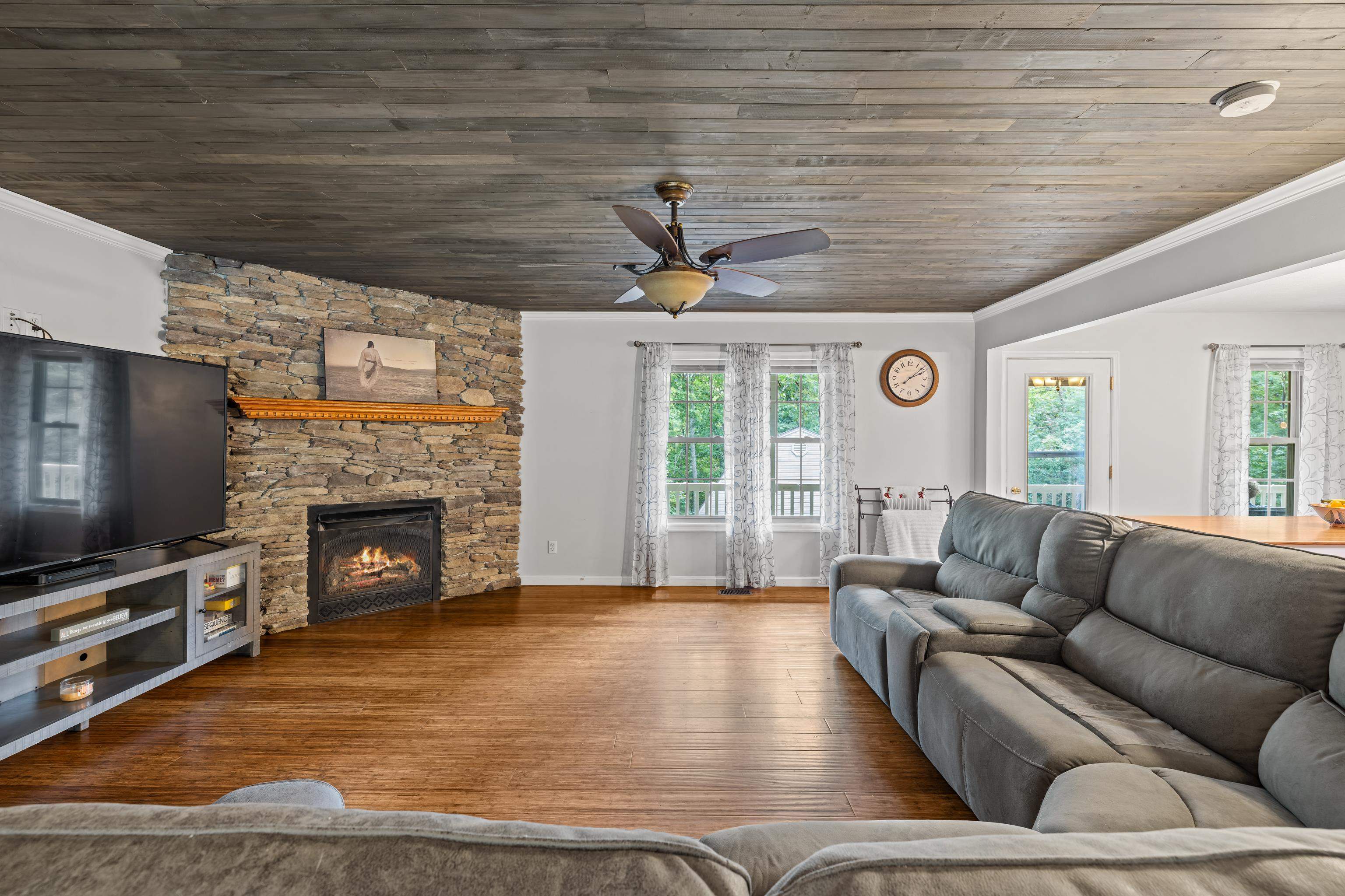88 PIN OAK LN, MOUNT JACKSON, Virginia 22842, 5 Bedrooms Bedrooms, ,3 BathroomsBathrooms,Residential,88 PIN OAK LN,678522 MLS # 678522 88 PIN OAK LN, MOUNT JACKSON, Virginia 22842, 5 Bedrooms Bedrooms, ,3 BathroomsBathrooms,Residential,88 PIN OAK LN,678522 MLS # 678522