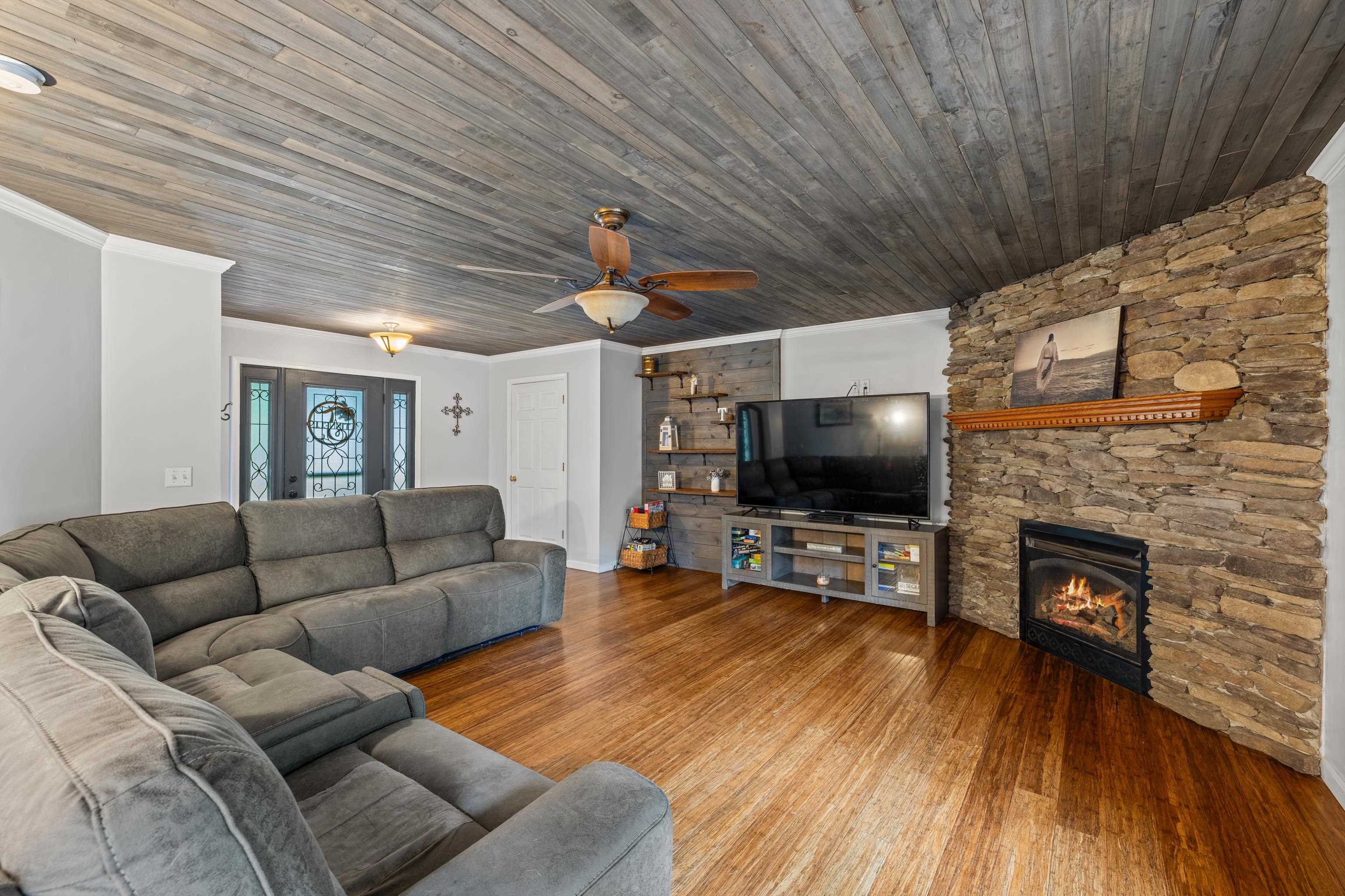 88 PIN OAK LN, MOUNT JACKSON, Virginia 22842, 5 Bedrooms Bedrooms, ,3 BathroomsBathrooms,Residential,88 PIN OAK LN,678522 MLS # 678522 88 PIN OAK LN, MOUNT JACKSON, Virginia 22842, 5 Bedrooms Bedrooms, ,3 BathroomsBathrooms,Residential,88 PIN OAK LN,678522 MLS # 678522