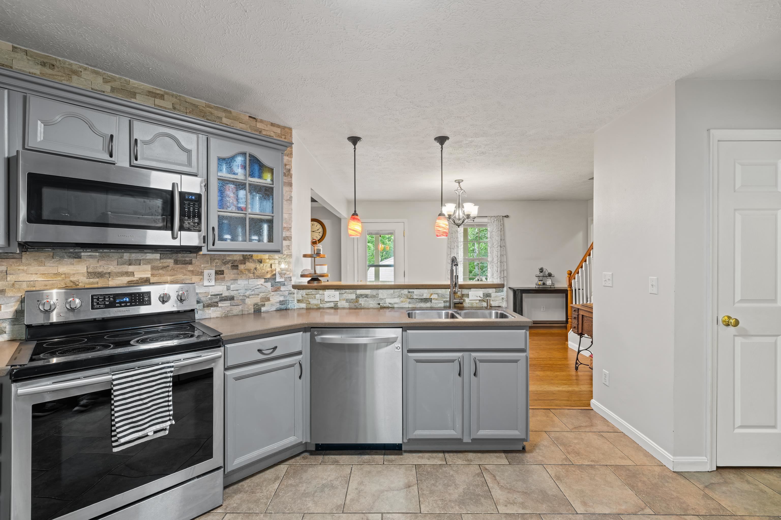 88 PIN OAK LN, MOUNT JACKSON, Virginia 22842, 5 Bedrooms Bedrooms, ,3 BathroomsBathrooms,Residential,88 PIN OAK LN,678522 MLS # 678522 88 PIN OAK LN, MOUNT JACKSON, Virginia 22842, 5 Bedrooms Bedrooms, ,3 BathroomsBathrooms,Residential,88 PIN OAK LN,678522 MLS # 678522