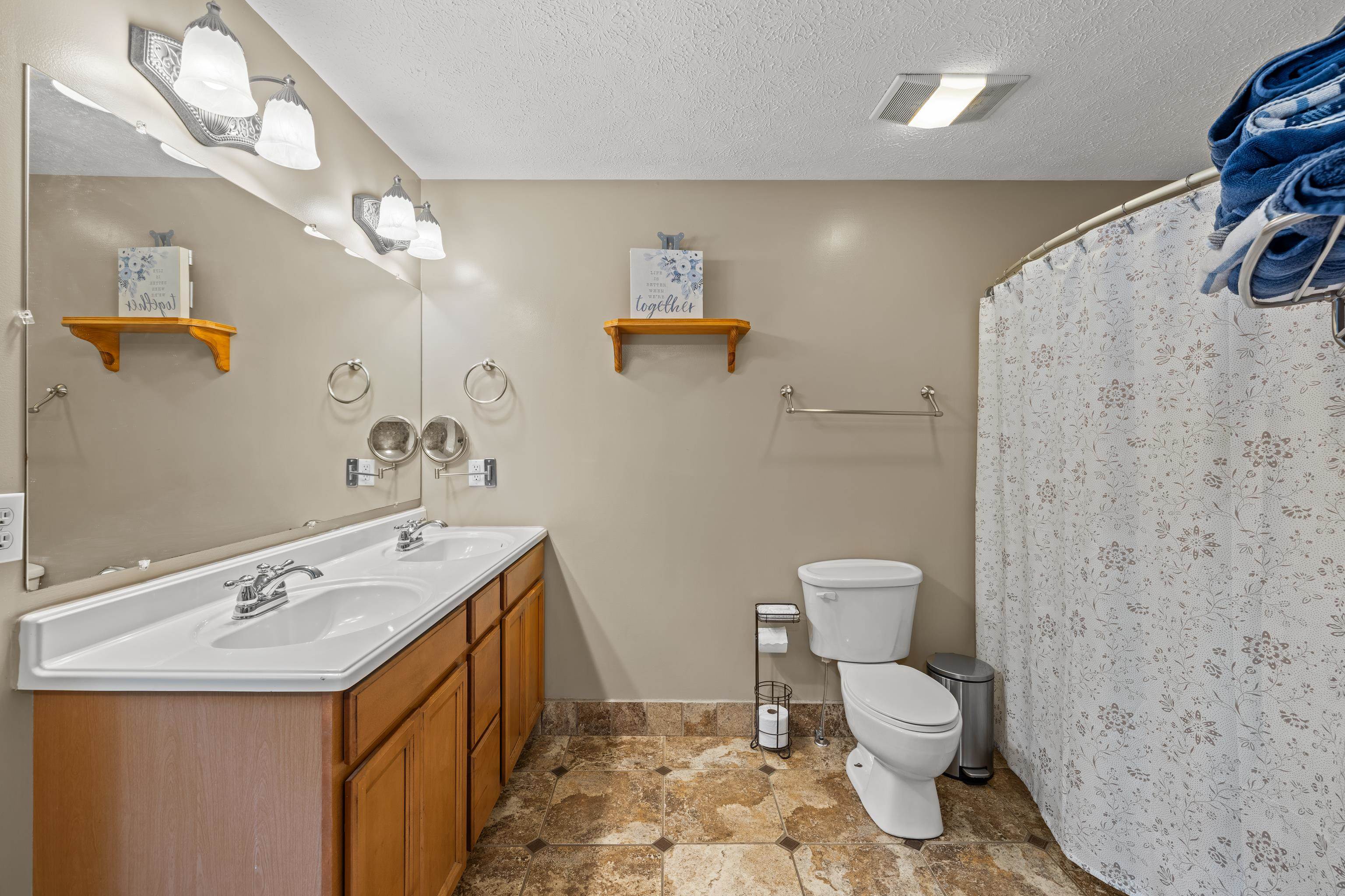 88 PIN OAK LN, MOUNT JACKSON, Virginia 22842, 5 Bedrooms Bedrooms, ,3 BathroomsBathrooms,Residential,88 PIN OAK LN,678522 MLS # 678522 88 PIN OAK LN, MOUNT JACKSON, Virginia 22842, 5 Bedrooms Bedrooms, ,3 BathroomsBathrooms,Residential,88 PIN OAK LN,678522 MLS # 678522