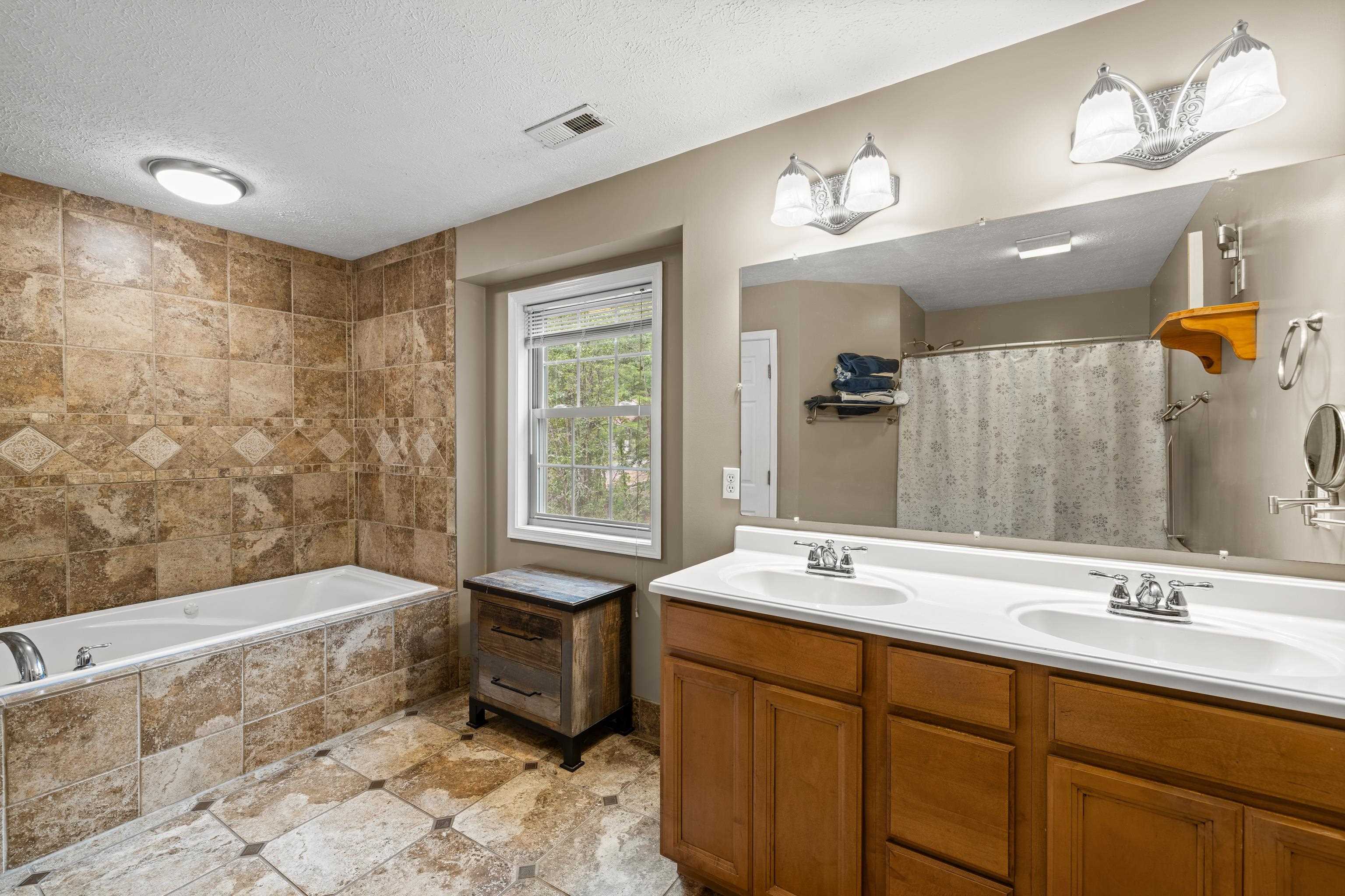 88 PIN OAK LN, MOUNT JACKSON, Virginia 22842, 5 Bedrooms Bedrooms, ,3 BathroomsBathrooms,Residential,88 PIN OAK LN,678522 MLS # 678522 88 PIN OAK LN, MOUNT JACKSON, Virginia 22842, 5 Bedrooms Bedrooms, ,3 BathroomsBathrooms,Residential,88 PIN OAK LN,678522 MLS # 678522