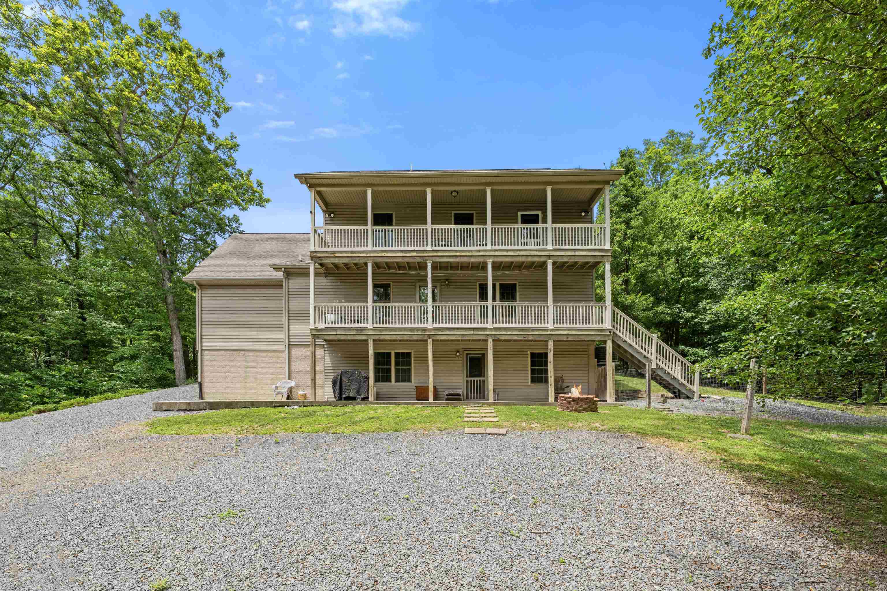 88 PIN OAK LN, MOUNT JACKSON, Virginia 22842, 5 Bedrooms Bedrooms, ,3 BathroomsBathrooms,Residential,88 PIN OAK LN,678522 MLS # 678522 88 PIN OAK LN, MOUNT JACKSON, Virginia 22842, 5 Bedrooms Bedrooms, ,3 BathroomsBathrooms,Residential,88 PIN OAK LN,678522 MLS # 678522