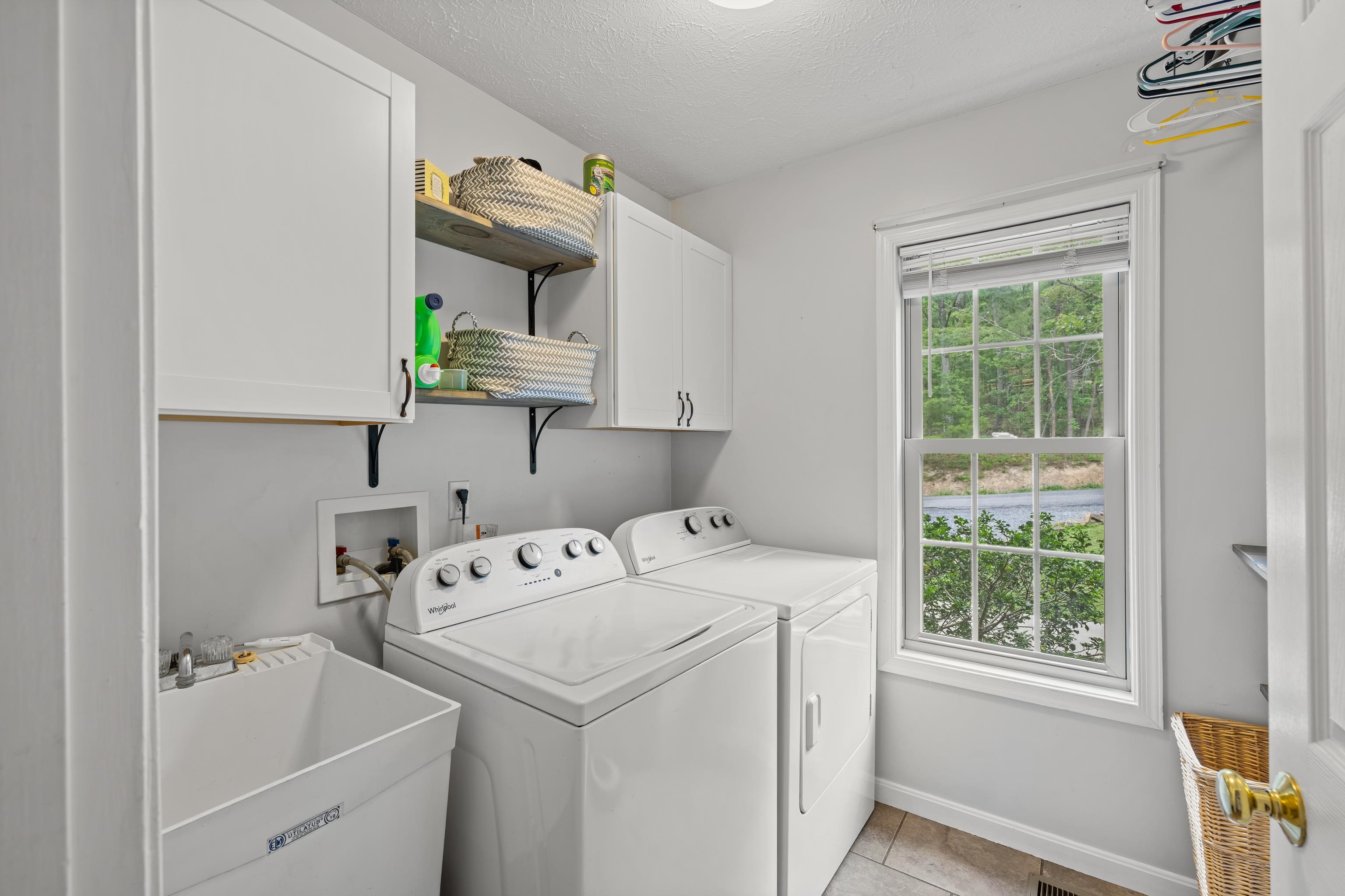 88 PIN OAK LN, MOUNT JACKSON, Virginia 22842, 5 Bedrooms Bedrooms, ,3 BathroomsBathrooms,Residential,88 PIN OAK LN,678522 MLS # 678522 88 PIN OAK LN, MOUNT JACKSON, Virginia 22842, 5 Bedrooms Bedrooms, ,3 BathroomsBathrooms,Residential,88 PIN OAK LN,678522 MLS # 678522