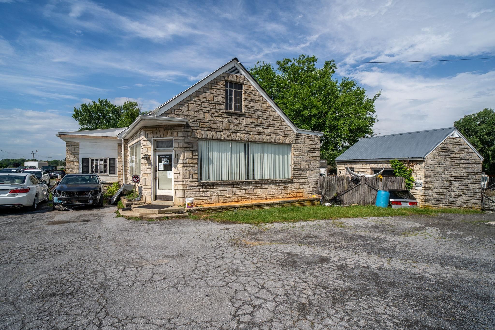 16209 NORTH VALLEY PIKE, NEW MARKET, Virginia 22844, ,Commercial,16209 NORTH VALLEY PIKE,678540 MLS # 678540 16209 NORTH VALLEY PIKE, NEW MARKET, Virginia 22844, ,Commercial,16209 NORTH VALLEY PIKE,678540 MLS # 678540
