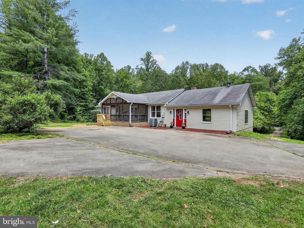 1308 KRISTIN LN, AMISSVILLE, Virginia 20106, 3 Bedrooms Bedrooms, ,2 BathroomsBathrooms,Residential,1308 KRISTIN LN,VACU2013526 MLS # VACU2013526
