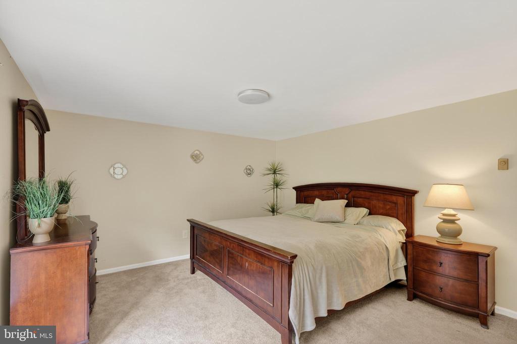 1308 KRISTIN LN, AMISSVILLE, Virginia 20106, 3 Bedrooms Bedrooms, ,2 BathroomsBathrooms,Residential,1308 KRISTIN LN,VACU2013526 MLS # VACU2013526