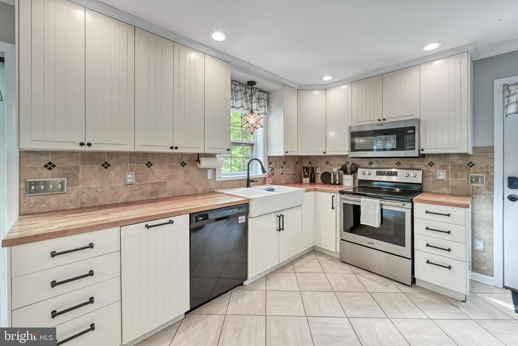 197 SHANNON GLEN CT, LOUISA, Virginia 23093, 5 Bedrooms Bedrooms, ,3 BathroomsBathrooms,Residential,197 SHANNON GLEN CT,VALA2010046 MLS # VALA2010046