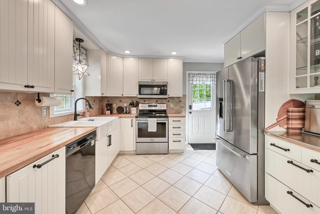 197 SHANNON GLEN CT, LOUISA, Virginia 23093, 5 Bedrooms Bedrooms, ,3 BathroomsBathrooms,Residential,197 SHANNON GLEN CT,VALA2010046 MLS # VALA2010046