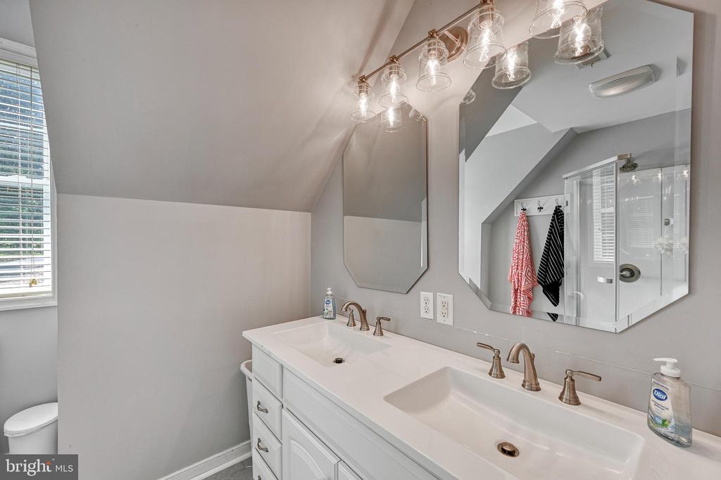197 SHANNON GLEN CT, LOUISA, Virginia 23093, 5 Bedrooms Bedrooms, ,3 BathroomsBathrooms,Residential,197 SHANNON GLEN CT,VALA2010046 MLS # VALA2010046