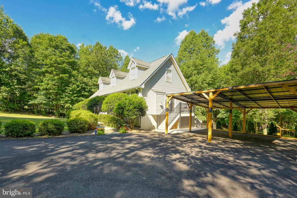 197 SHANNON GLEN CT, LOUISA, Virginia 23093, 5 Bedrooms Bedrooms, ,3 BathroomsBathrooms,Residential,197 SHANNON GLEN CT,VALA2010046 MLS # VALA2010046