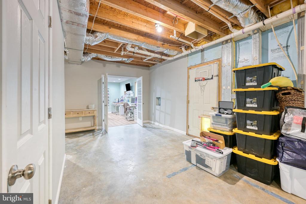 197 SHANNON GLEN CT, LOUISA, Virginia 23093, 5 Bedrooms Bedrooms, ,3 BathroomsBathrooms,Residential,197 SHANNON GLEN CT,VALA2010046 MLS # VALA2010046