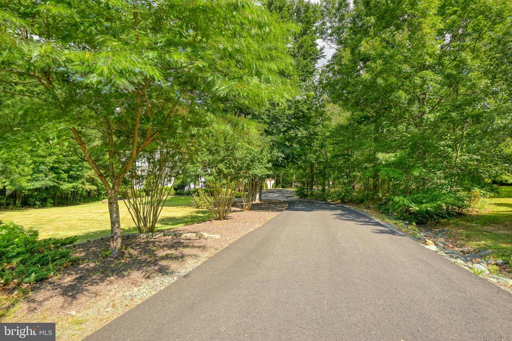 197 SHANNON GLEN CT, LOUISA, Virginia 23093, 5 Bedrooms Bedrooms, ,3 BathroomsBathrooms,Residential,197 SHANNON GLEN CT,VALA2010046 MLS # VALA2010046