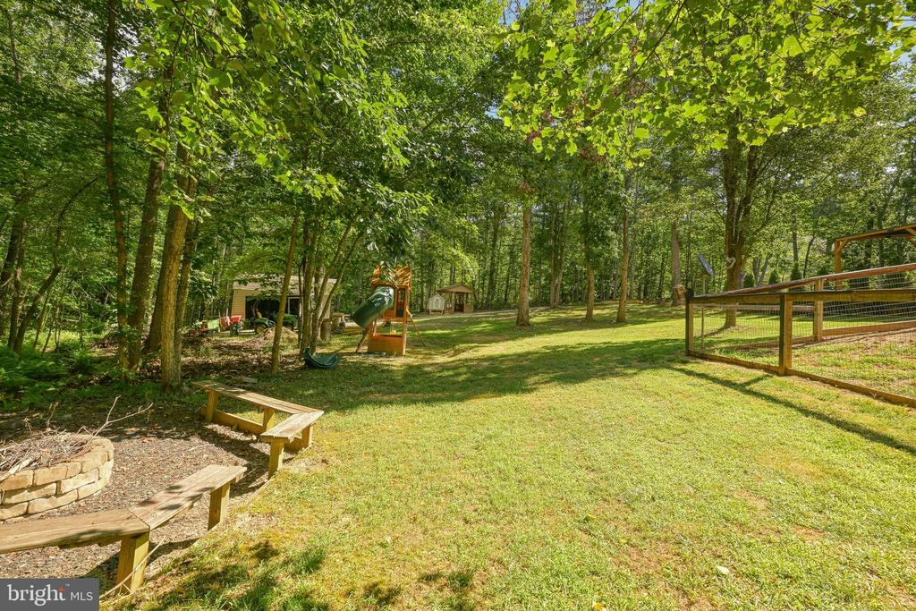 197 SHANNON GLEN CT, LOUISA, Virginia 23093, 5 Bedrooms Bedrooms, ,3 BathroomsBathrooms,Residential,197 SHANNON GLEN CT,VALA2010046 MLS # VALA2010046