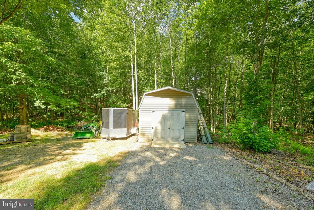 197 SHANNON GLEN CT, LOUISA, Virginia 23093, 5 Bedrooms Bedrooms, ,3 BathroomsBathrooms,Residential,197 SHANNON GLEN CT,VALA2010046 MLS # VALA2010046