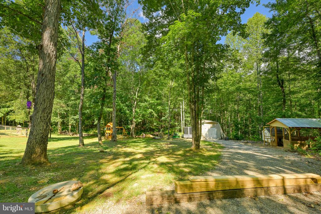 197 SHANNON GLEN CT, LOUISA, Virginia 23093, 5 Bedrooms Bedrooms, ,3 BathroomsBathrooms,Residential,197 SHANNON GLEN CT,VALA2010046 MLS # VALA2010046