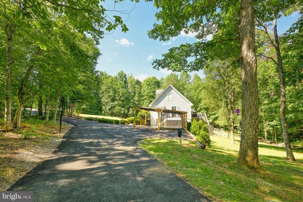 197 SHANNON GLEN CT, LOUISA, Virginia 23093, 5 Bedrooms Bedrooms, ,3 BathroomsBathrooms,Residential,197 SHANNON GLEN CT,VALA2010046 MLS # VALA2010046