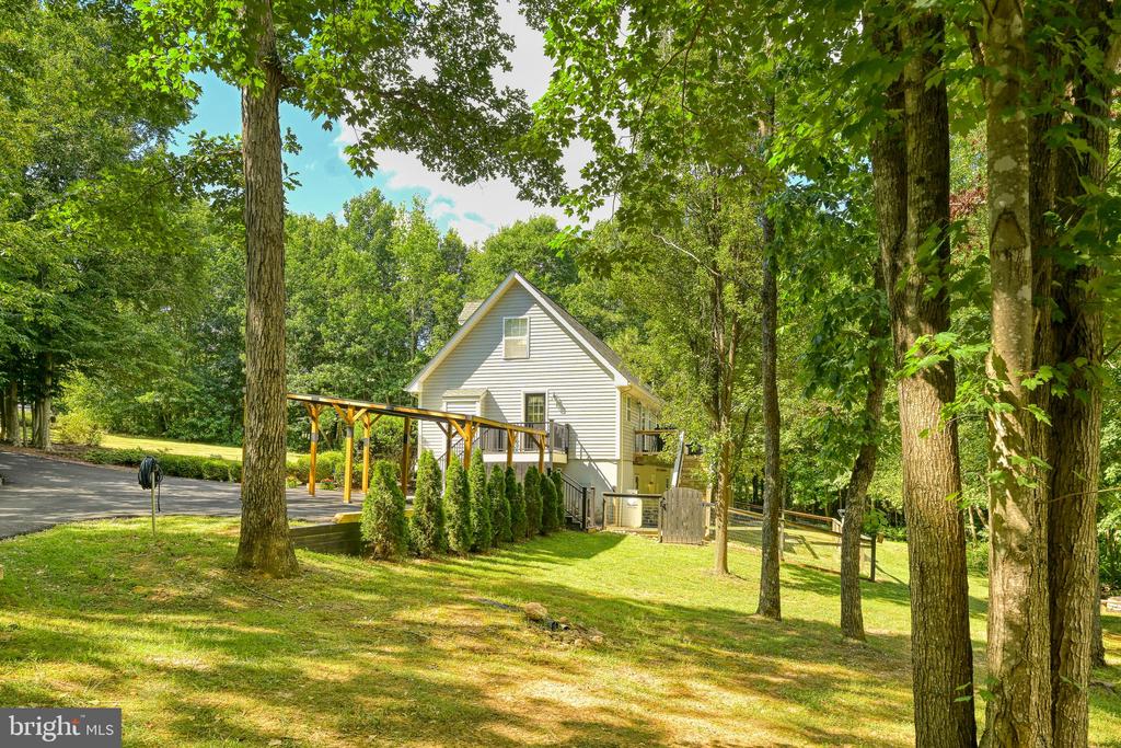 197 SHANNON GLEN CT, LOUISA, Virginia 23093, 5 Bedrooms Bedrooms, ,3 BathroomsBathrooms,Residential,197 SHANNON GLEN CT,VALA2010046 MLS # VALA2010046