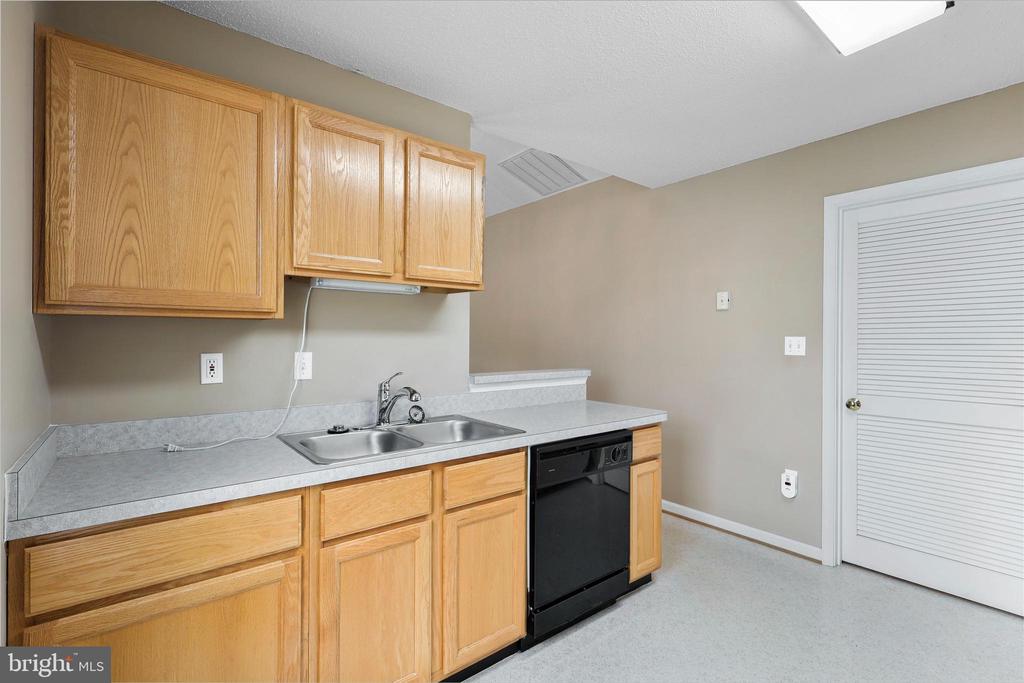 784 RIPPLEBROOK DR, CULPEPER, Virginia 22701, 3 Bedrooms Bedrooms, ,2 BathroomsBathrooms,Residential,784 RIPPLEBROOK DR,VACU2014086 MLS # VACU2014086 784 RIPPLEBROOK DR, CULPEPER, Virginia 22701, 3 Bedrooms Bedrooms, ,2 BathroomsBathrooms,Residential,784 RIPPLEBROOK DR,VACU2014086 MLS # VACU2014086