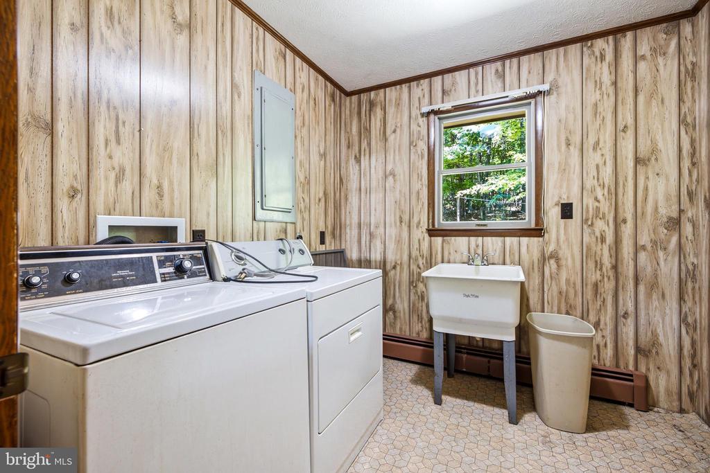 2416 NEWPORT RD, SHENANDOAH, Virginia 22849, 2 Bedrooms Bedrooms, ,1 BathroomBathrooms,Residential,2416 NEWPORT RD,VAPA2006474 MLS # VAPA2006474