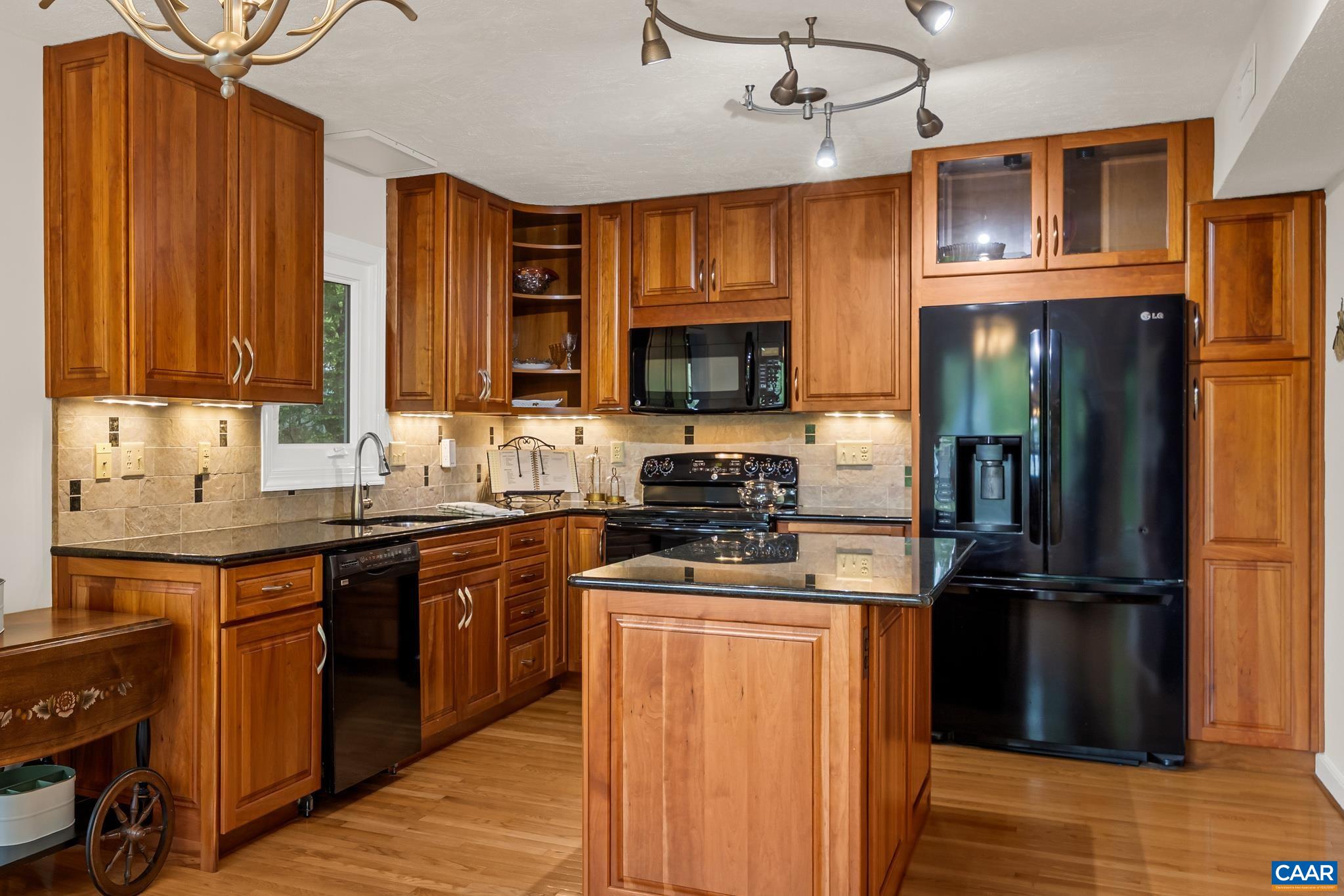 4 LAKEVIEW CIR, PALMYRA, Virginia 22963, 5 Bedrooms Bedrooms, ,3 BathroomsBathrooms,Residential,Waterfront tranquility,4 LAKEVIEW CIR,676504 MLS # 676504 4 LAKEVIEW CIR, PALMYRA, Virginia 22963, 5 Bedrooms Bedrooms, ,3 BathroomsBathrooms,Residential,Waterfront tranquility,4 LAKEVIEW CIR,676504 MLS # 676504