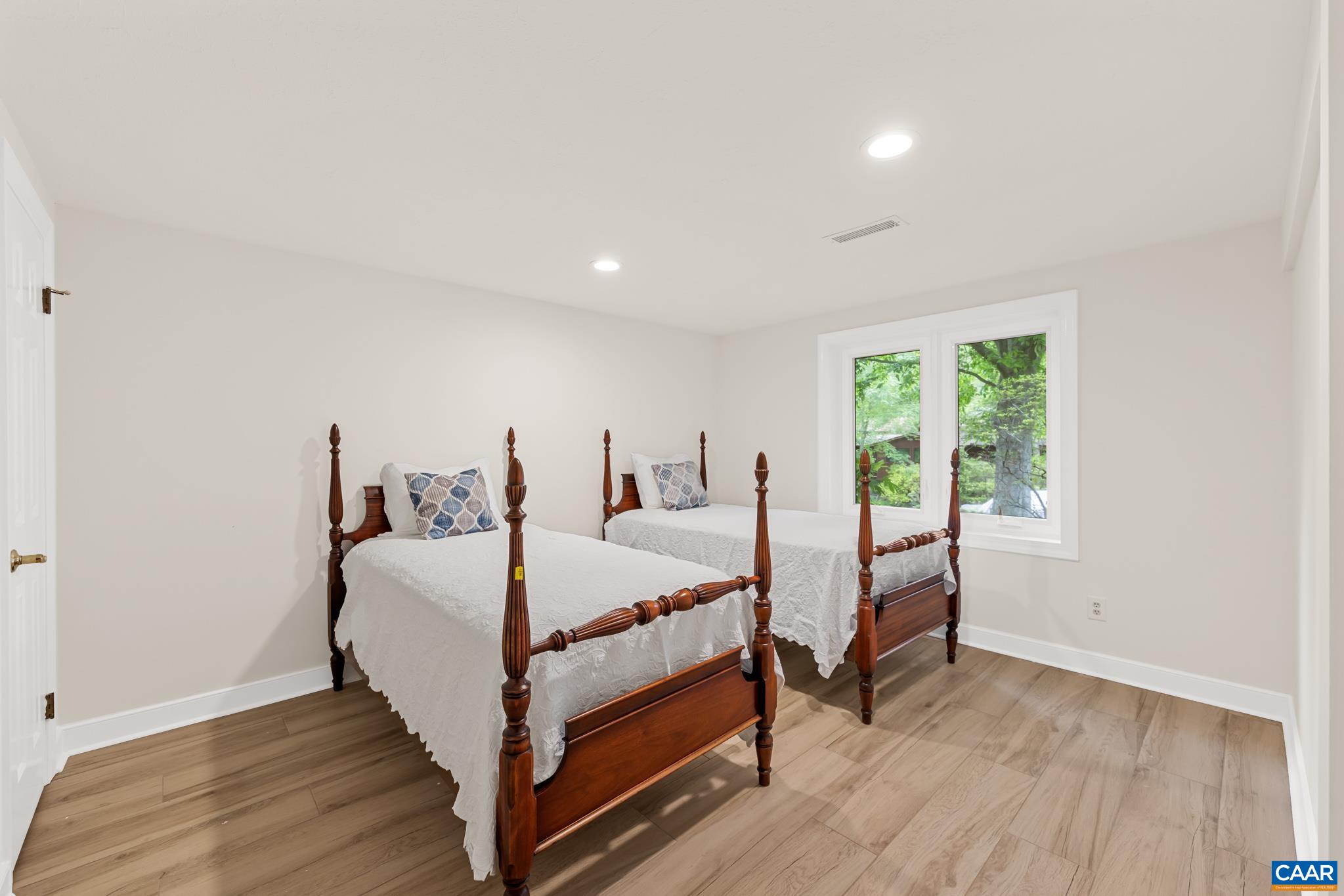 4 LAKEVIEW CIR, PALMYRA, Virginia 22963, 5 Bedrooms Bedrooms, ,3 BathroomsBathrooms,Residential,Waterfront tranquility,4 LAKEVIEW CIR,676504 MLS # 676504 4 LAKEVIEW CIR, PALMYRA, Virginia 22963, 5 Bedrooms Bedrooms, ,3 BathroomsBathrooms,Residential,Waterfront tranquility,4 LAKEVIEW CIR,676504 MLS # 676504