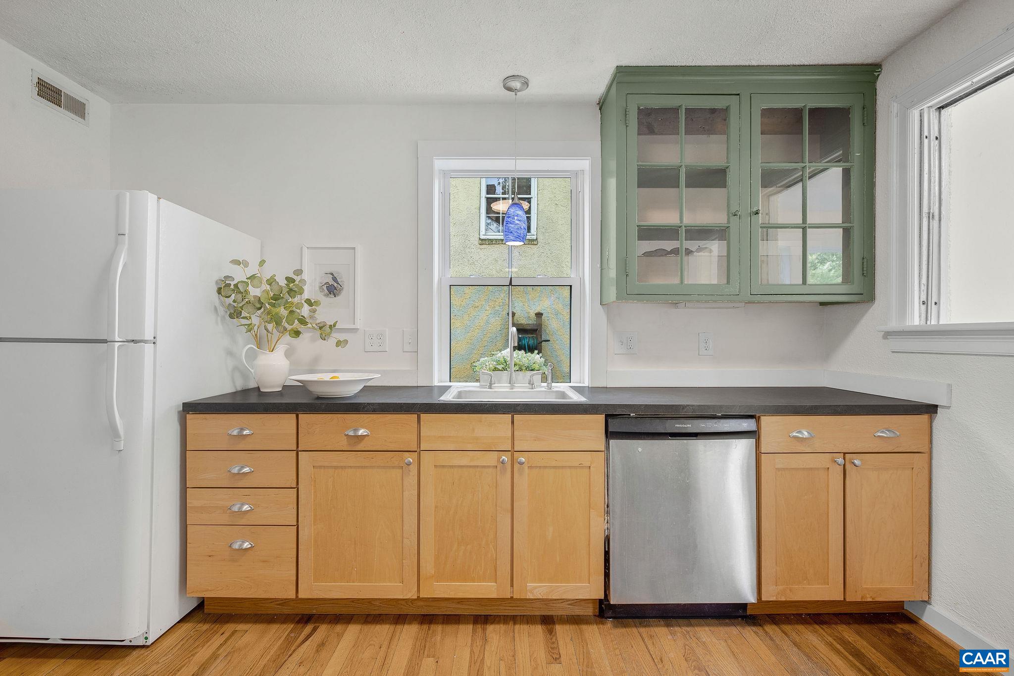 500 DRUID AVE, CHARLOTTESVILLE, Virginia 22902, 3 Bedrooms Bedrooms, ,2 BathroomsBathrooms,Residential,500 DRUID AVE,678350 MLS # 678350 500 DRUID AVE, CHARLOTTESVILLE, Virginia 22902, 3 Bedrooms Bedrooms, ,2 BathroomsBathrooms,Residential,500 DRUID AVE,678350 MLS # 678350