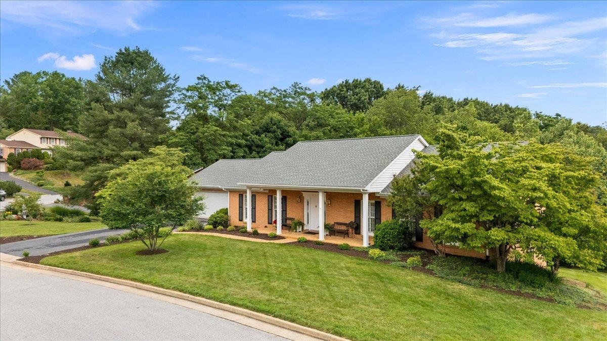 610 WOODMONT DR, STAUNTON, Virginia 24401, 4 Bedrooms Bedrooms, ,3 BathroomsBathrooms,Residential,610 WOODMONT DR,678449 MLS # 678449 610 WOODMONT DR, STAUNTON, Virginia 24401, 4 Bedrooms Bedrooms, ,3 BathroomsBathrooms,Residential,610 WOODMONT DR,678449 MLS # 678449
