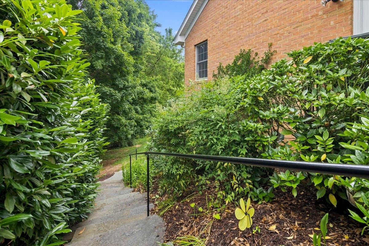 610 WOODMONT DR, STAUNTON, Virginia 24401, 4 Bedrooms Bedrooms, ,3 BathroomsBathrooms,Residential,610 WOODMONT DR,678449 MLS # 678449 610 WOODMONT DR, STAUNTON, Virginia 24401, 4 Bedrooms Bedrooms, ,3 BathroomsBathrooms,Residential,610 WOODMONT DR,678449 MLS # 678449