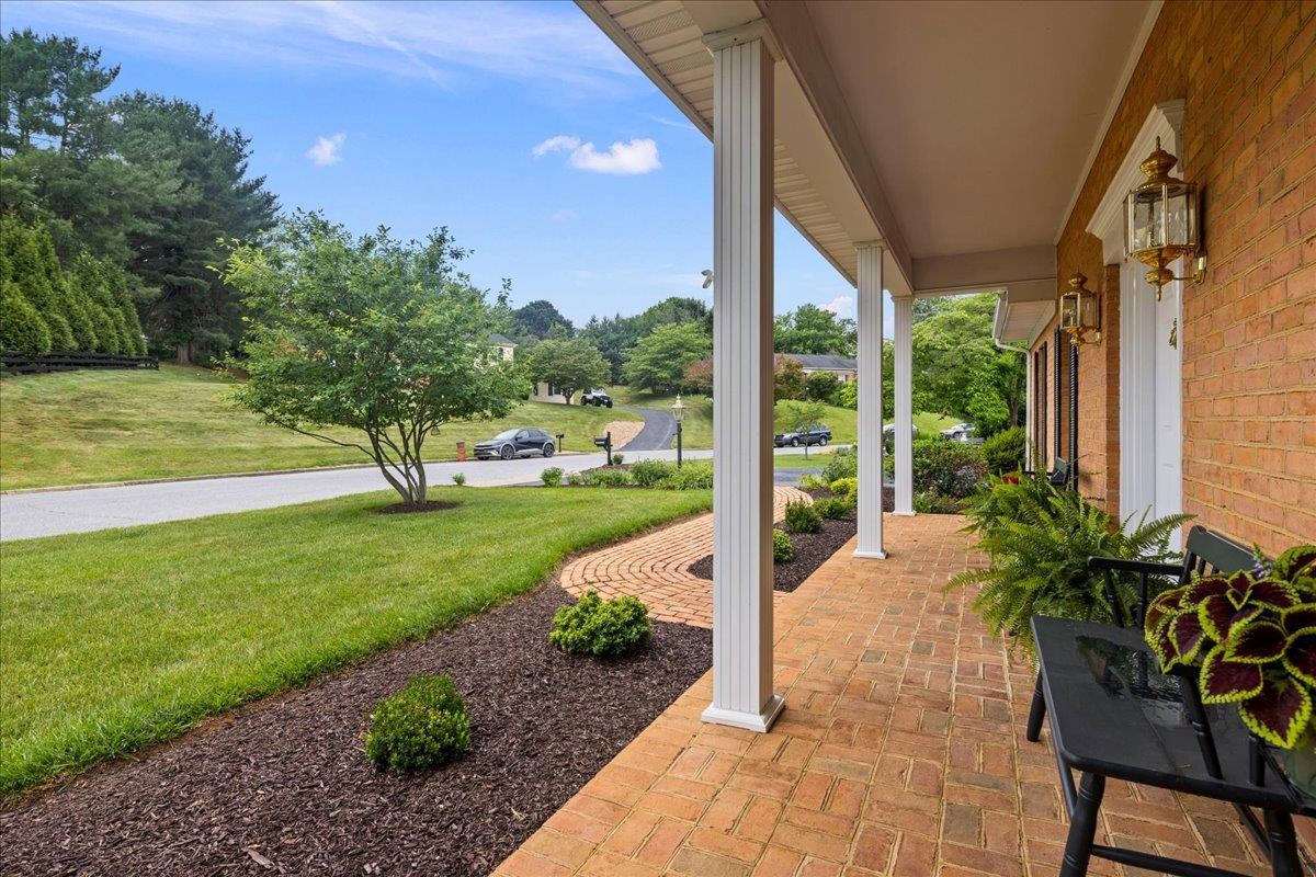 610 WOODMONT DR, STAUNTON, Virginia 24401, 4 Bedrooms Bedrooms, ,3 BathroomsBathrooms,Residential,610 WOODMONT DR,678449 MLS # 678449 610 WOODMONT DR, STAUNTON, Virginia 24401, 4 Bedrooms Bedrooms, ,3 BathroomsBathrooms,Residential,610 WOODMONT DR,678449 MLS # 678449