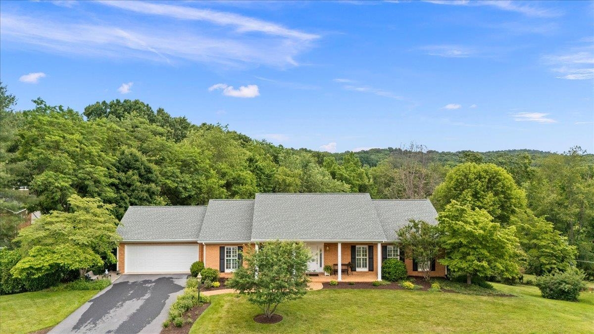 610 WOODMONT DR, STAUNTON, Virginia 24401, 4 Bedrooms Bedrooms, ,3 BathroomsBathrooms,Residential,610 WOODMONT DR,678449 MLS # 678449 610 WOODMONT DR, STAUNTON, Virginia 24401, 4 Bedrooms Bedrooms, ,3 BathroomsBathrooms,Residential,610 WOODMONT DR,678449 MLS # 678449