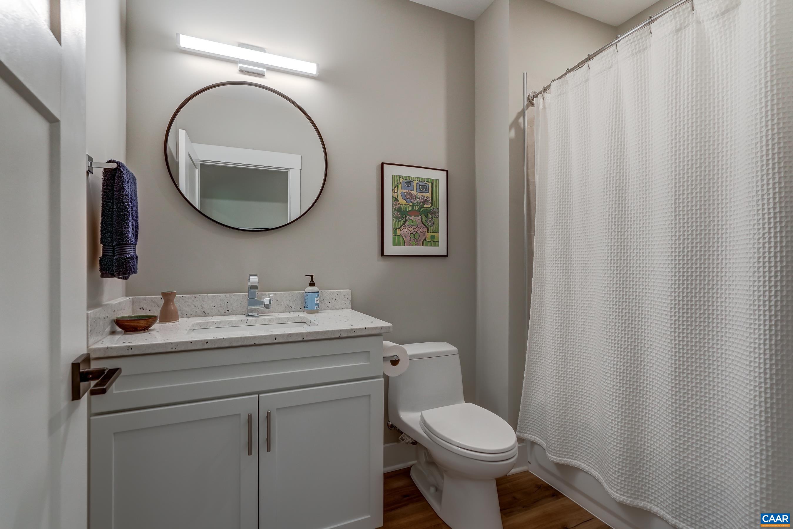 Full bathroom on lower level. Full bathroom on lower level.