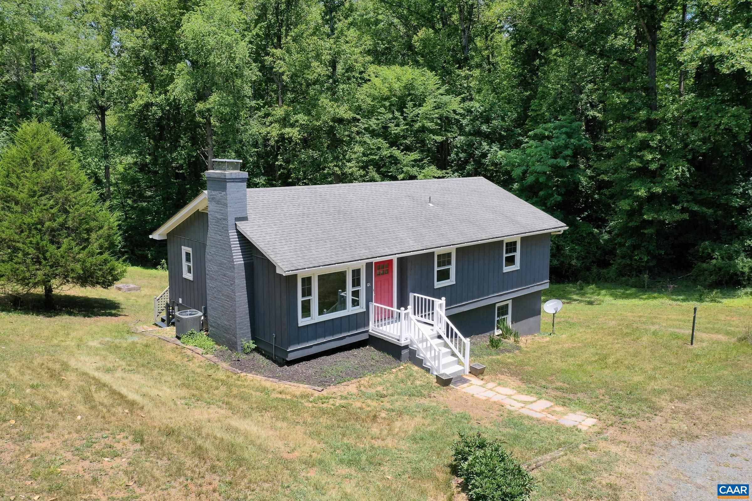 Charming home on 2 acres is 10 minutes from Barracks Road, yet feels like country living! Charming home on 2 acres is 10 minutes from Barracks Road, yet feels like country living!